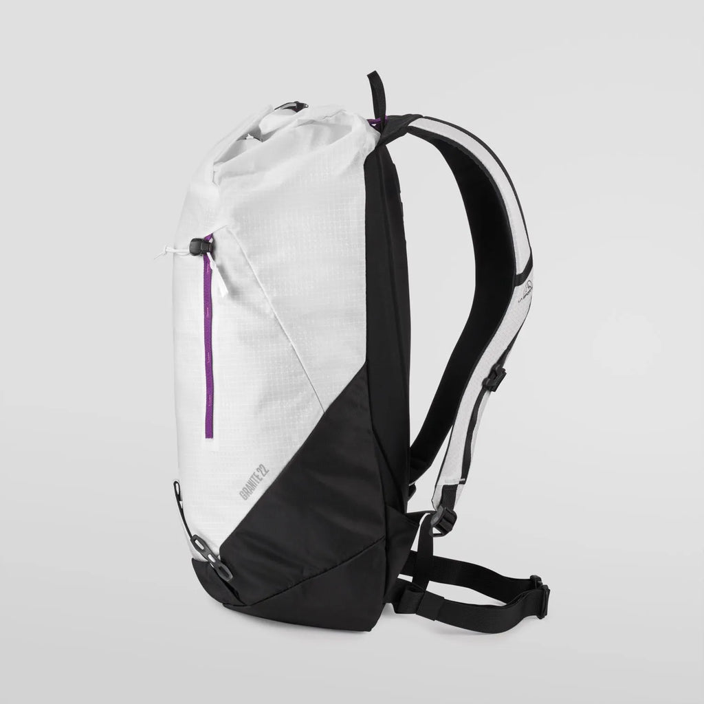 Granite 22 Backpack (Chalk/Black)