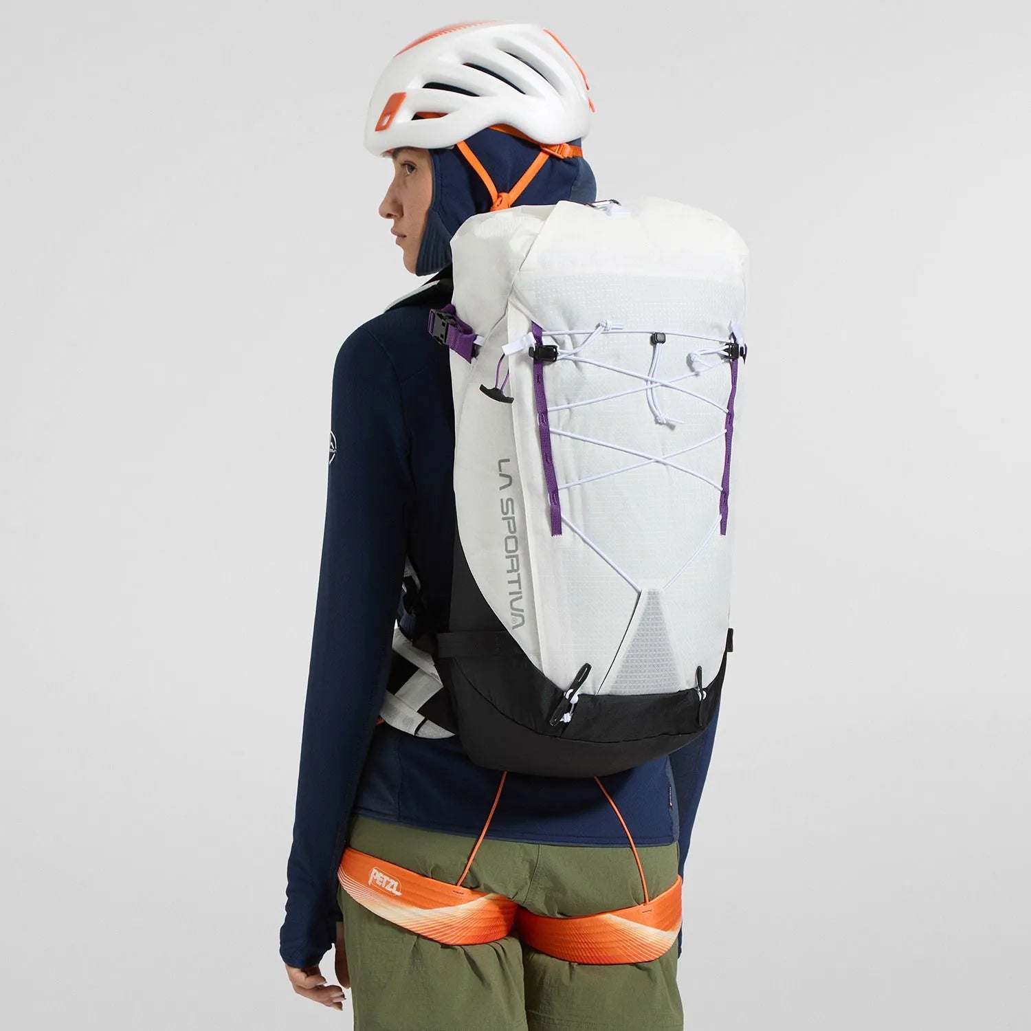 Granite 32 Backpack (Chalk/black)